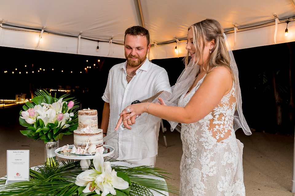 Loveit Cakes - Wedding Cakes Geelong | Easy Weddings